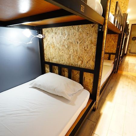 At Box Hostel Чіангмай Екстер'єр фото